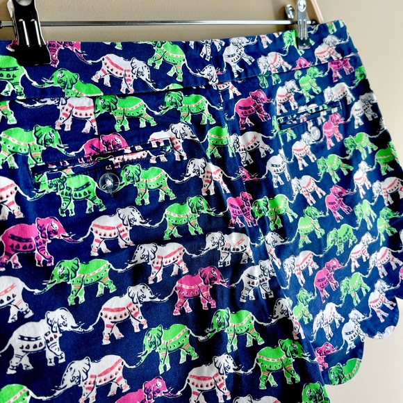 Crown & Ivy Elephant Scalloped Edge Shorts - Picture 4 of 4